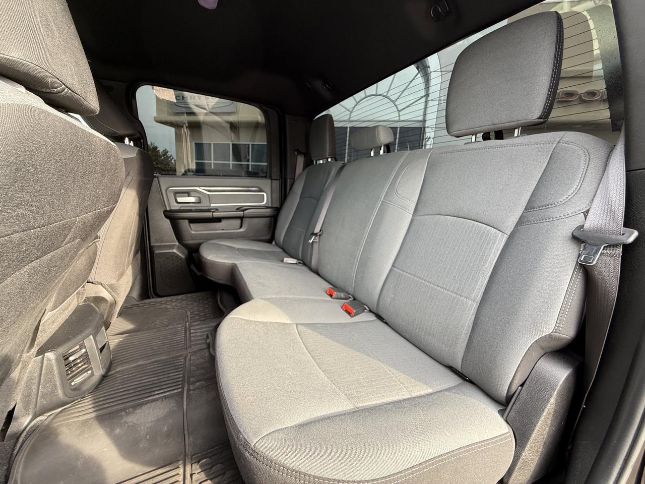 2022 Ram 2500 Big Horn Crew Cab 4x4 | Low KMs | Cummins Diesel | Front Bench | Touchscreen | Remote Start Redwater AB