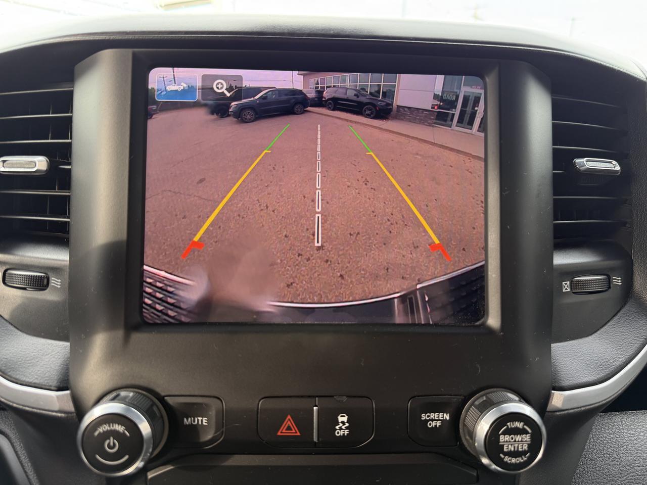 2022 Ram 2500 Big Horn Crew Cab 4x4 | Low KMs | Cummins Diesel | Front Bench | Touchscreen | Remote Start Redwater AB