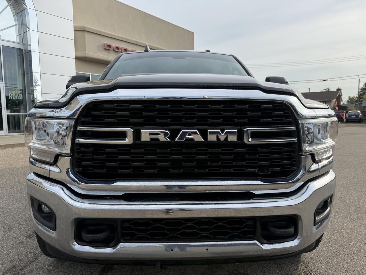 2022 Ram 2500 Big Horn Crew Cab 4x4 | Low KMs | Cummins Diesel | Front Bench | Touchscreen | Remote Start Redwater AB