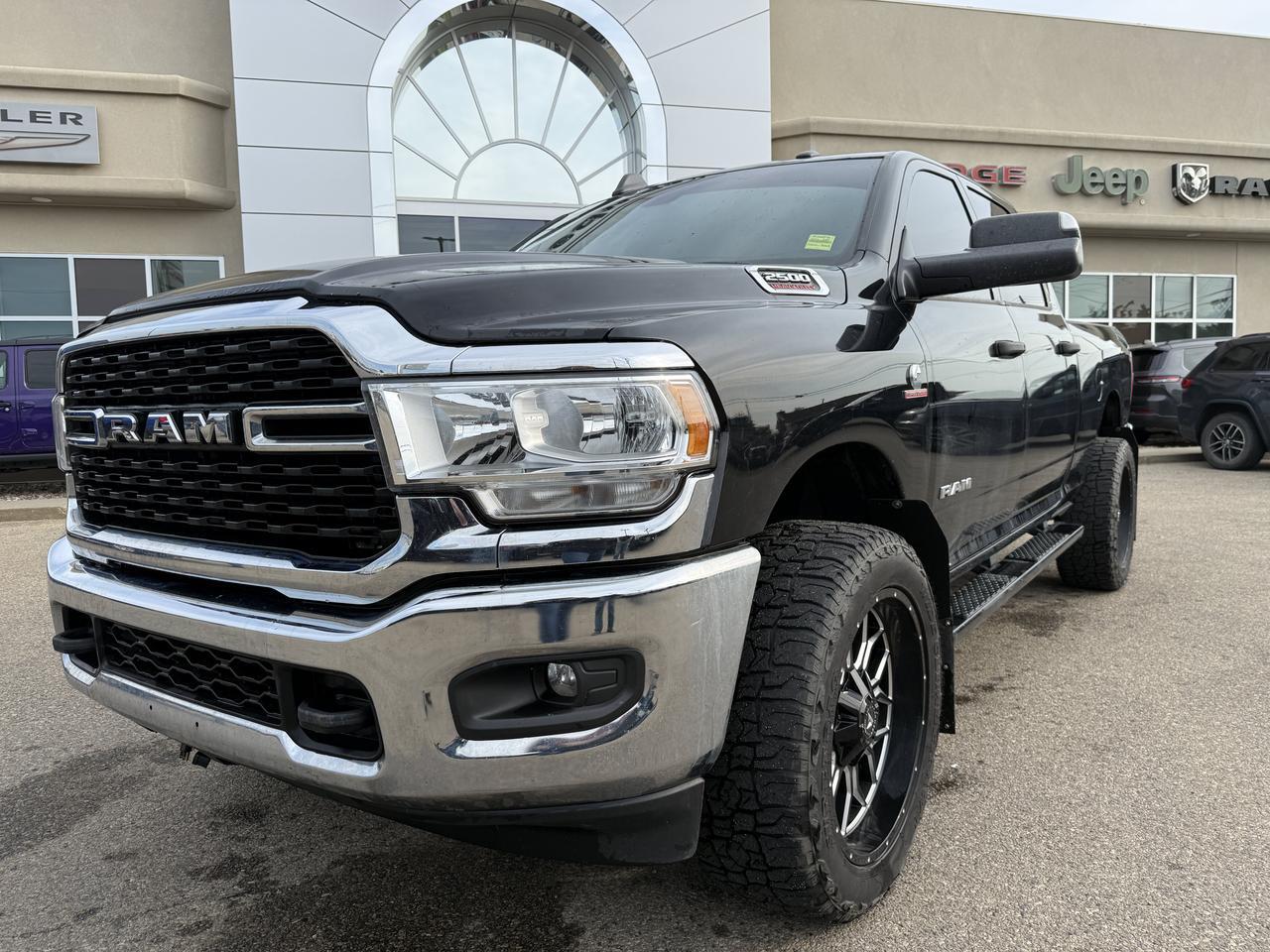 2022 Ram 2500 Big Horn Crew Cab 4x4 | Low KMs | Cummins Diesel | Front Bench | Touchscreen | Remote Start Redwater AB