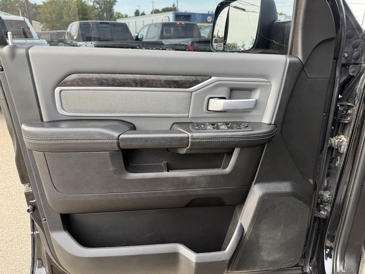 2022 Ram 2500 Big Horn Crew Cab 4x4 | Low KMs | Cummins Diesel | Front Bench | Touchscreen | Remote Start Redwater AB