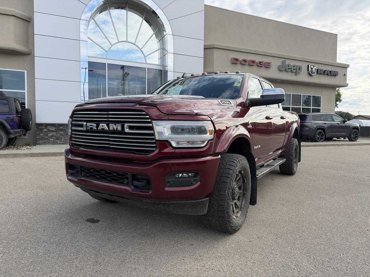 2022 Ram 2500 Laramie Crew Cab 4x4 | Cummins Diesel | 12IN Display | NAV | Leather Heated Seats | 5th Wheel Prep Redwater AB