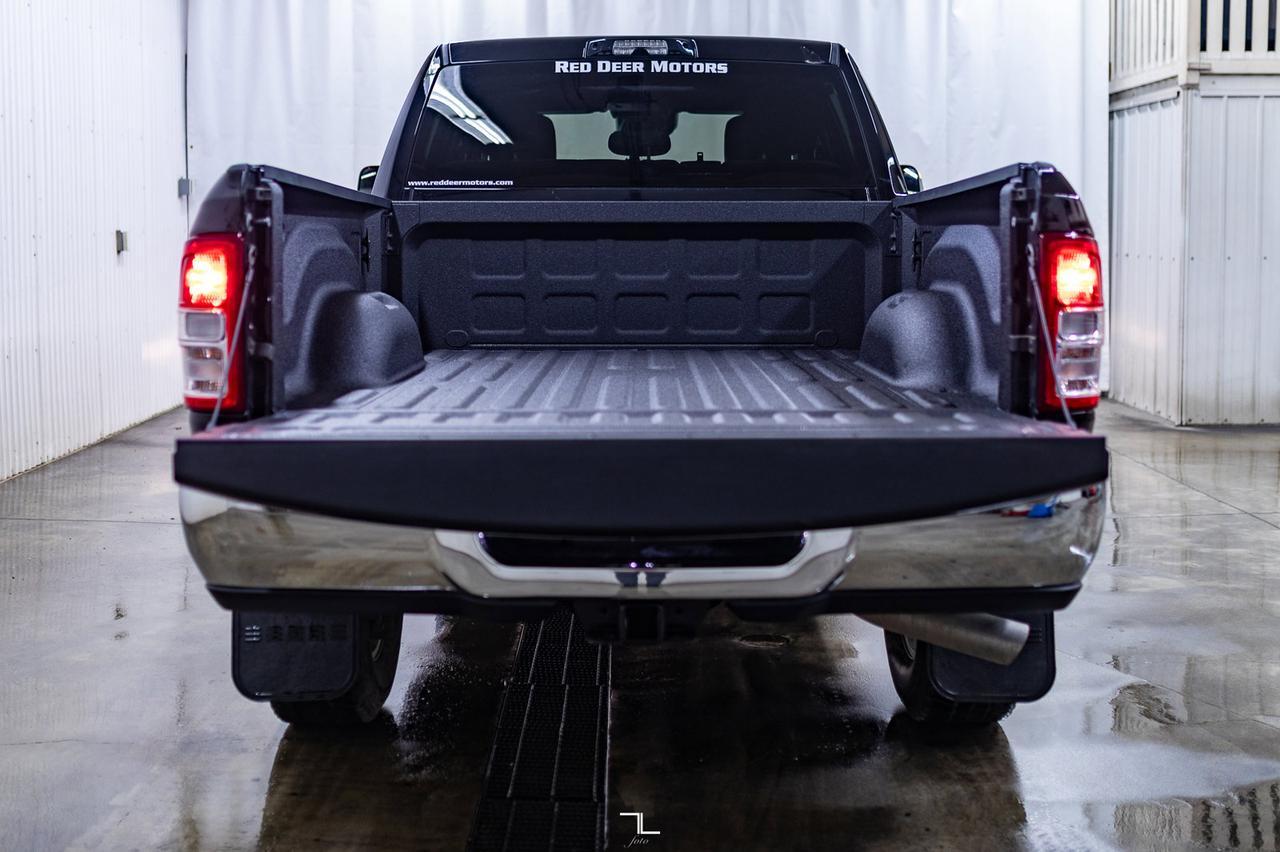 2022 Ram 3500 4x4 Crew Cab Big Horn Diesel AISIN BCam Red Deer AB