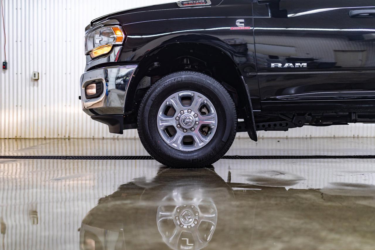 2022 Ram 3500 4x4 Crew Cab Big Horn Diesel AISIN BCam Red Deer AB