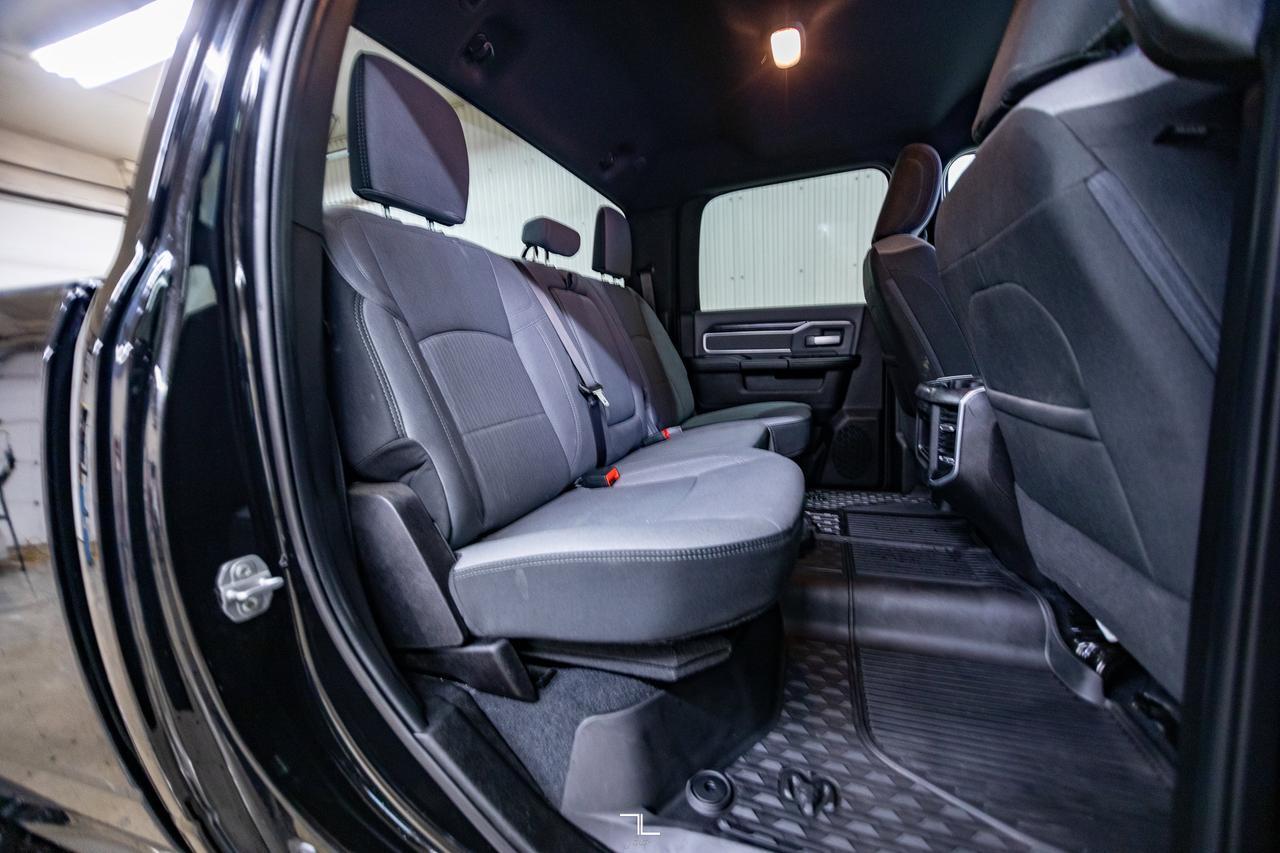 2022 Ram 3500 4x4 Crew Cab Big Horn HEMI BCam Red Deer AB