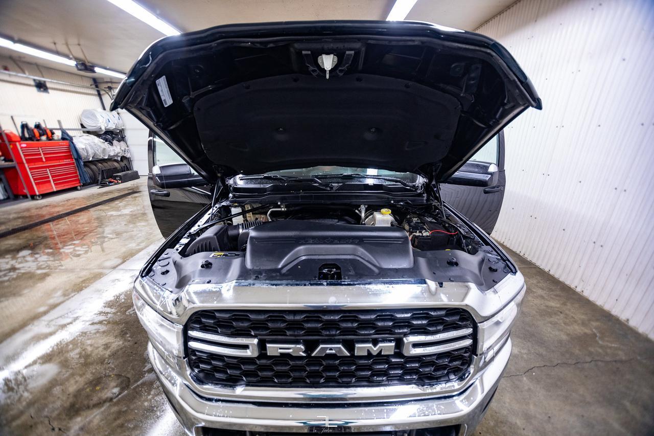 2022 Ram 3500 4x4 Crew Cab Big Horn HEMI BCam Red Deer AB