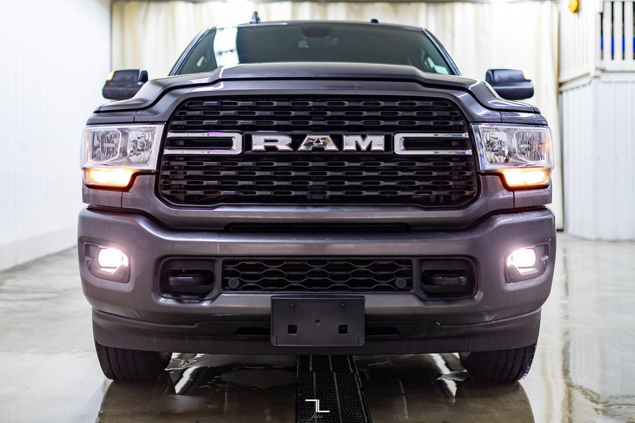 2022 Ram 3500 4x4 Crew Cab Big Horn Longbox Diesel AISIN Nav BCam Red Deer AB