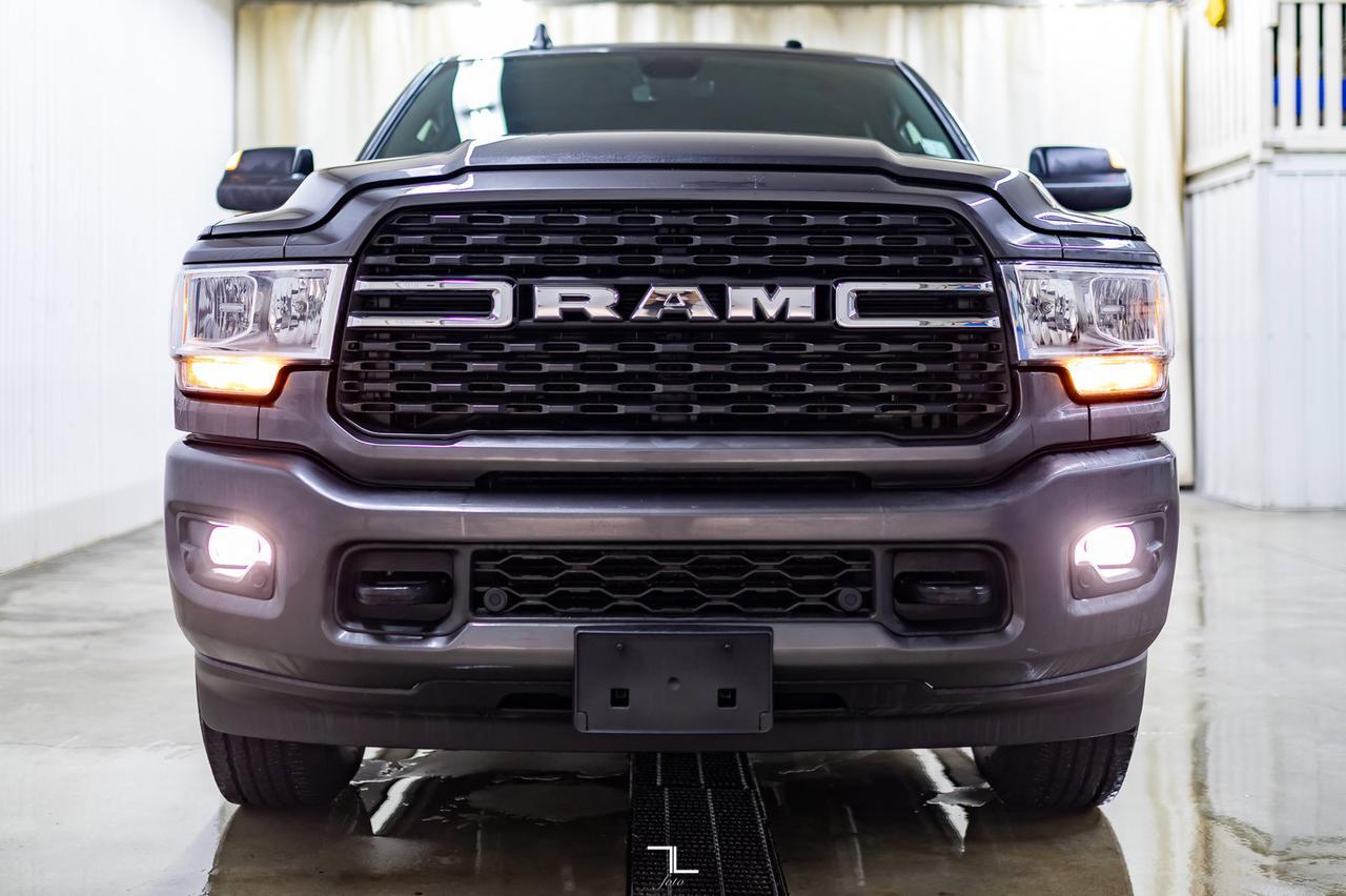 2022 Ram 3500 4x4 Crew Cab Big Horn Longbox Diesel AISIN Nav BCam Red Deer AB