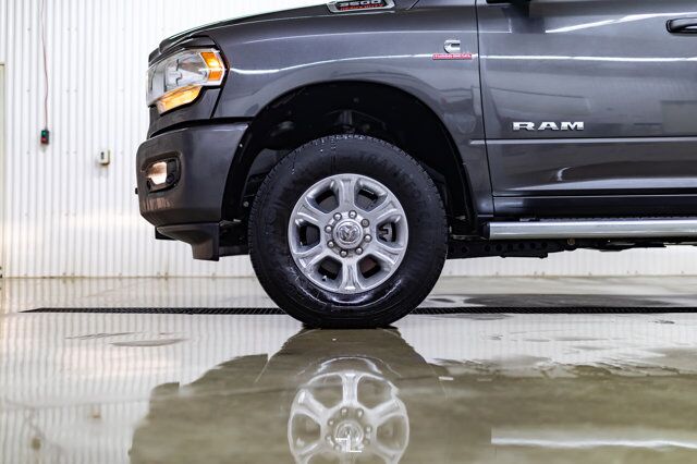 2022 Ram 3500 4x4 Crew Cab Big Horn Longbox Diesel AISIN Nav BCam Red Deer AB