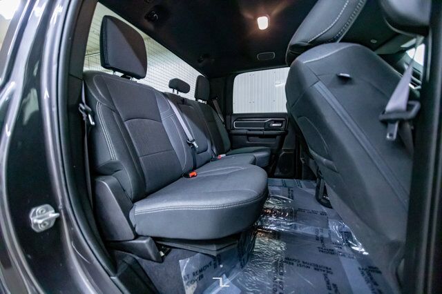 2022 Ram 3500 4x4 Crew Cab Big Horn Longbox Diesel AISIN Nav BCam Red Deer AB