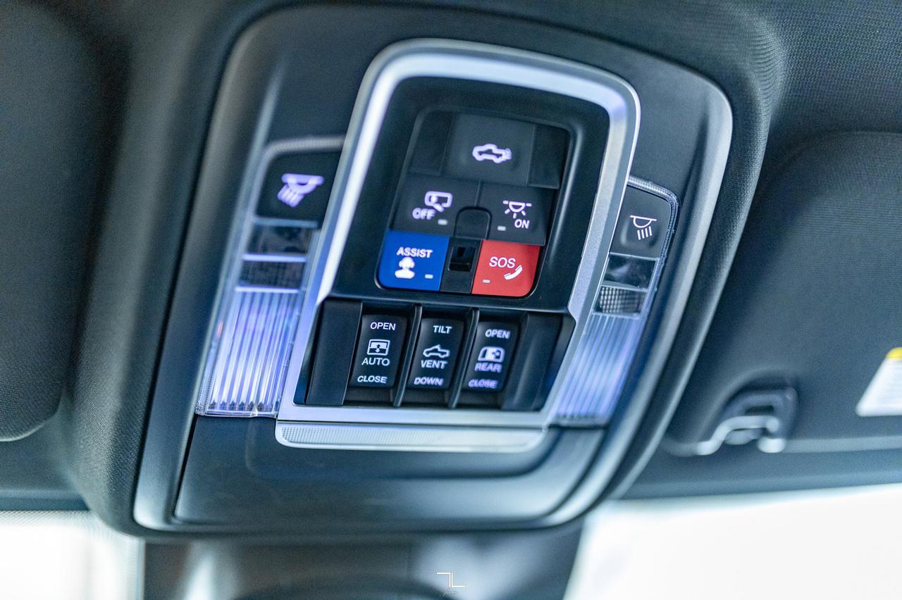 2022 Ram 3500 4x4 Crew Cab Limited Diesel AISIN Leather Roof Nav Red Deer AB