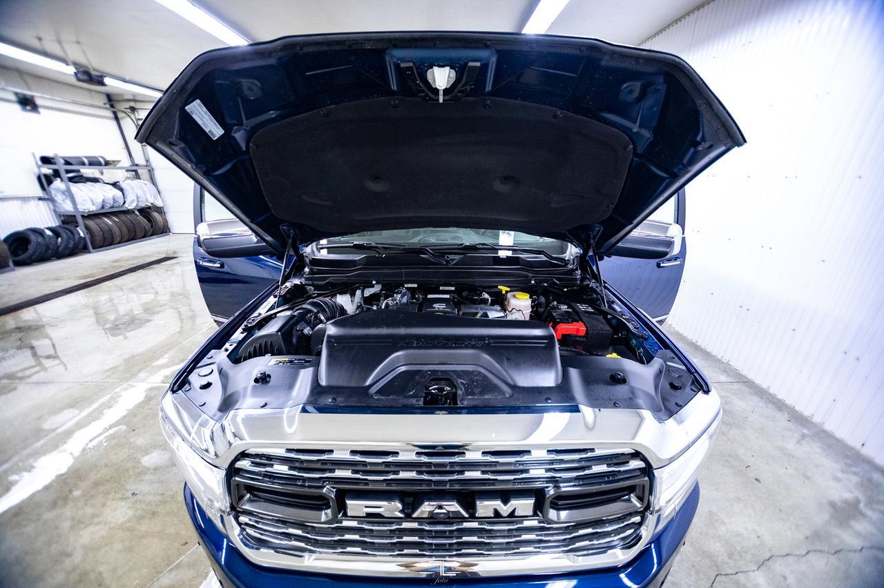 2022 Ram 3500 4x4 Crew Cab Limited Diesel AISIN Leather Roof Nav Red Deer AB