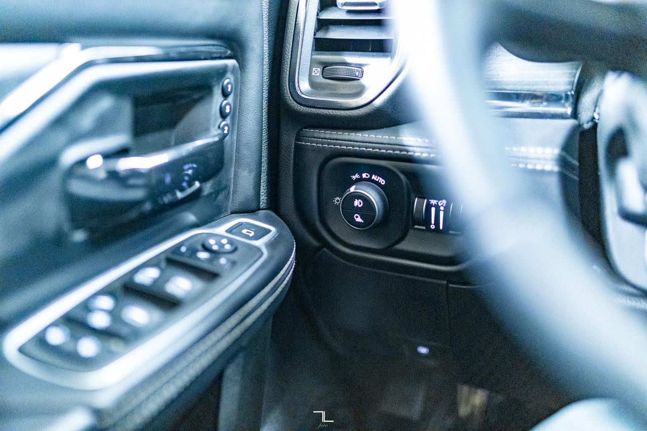 2022 Ram 3500 4x4 Crew Cab Limited Diesel AISIN Leather Roof Nav Red Deer AB