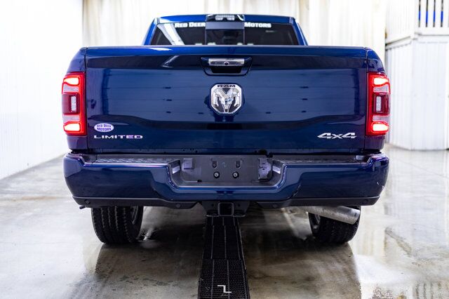 2022 Ram 3500 4x4 Crew Cab Limited Diesel AISIN Leather Roof Nav Red Deer AB