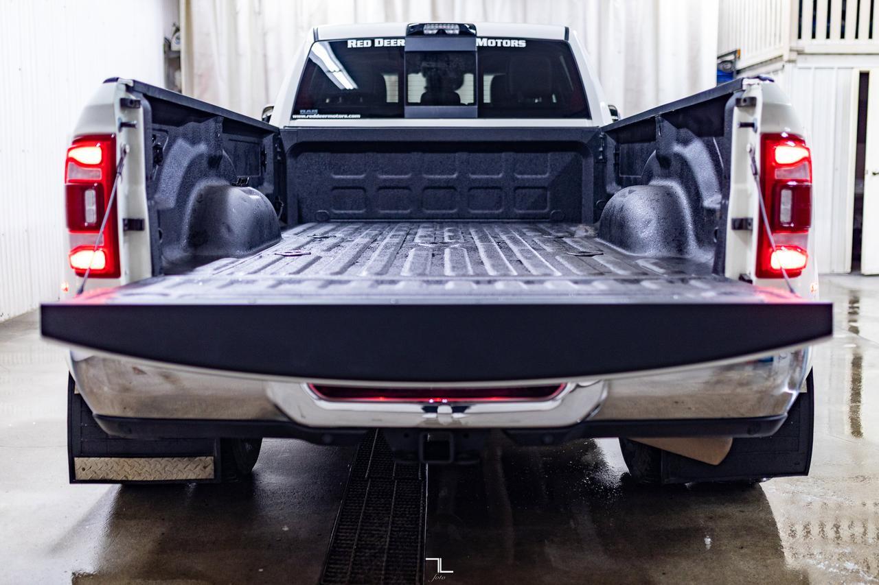 2022 Ram 3500 4x4 Crew Cab Limited Dually Diesel AISIN Leather Nav Red Deer AB