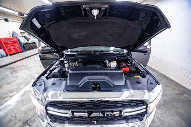 2022 Ram 3500 4x4 Crew Cab Tradesman Deck HEMI BCam Red Deer AB