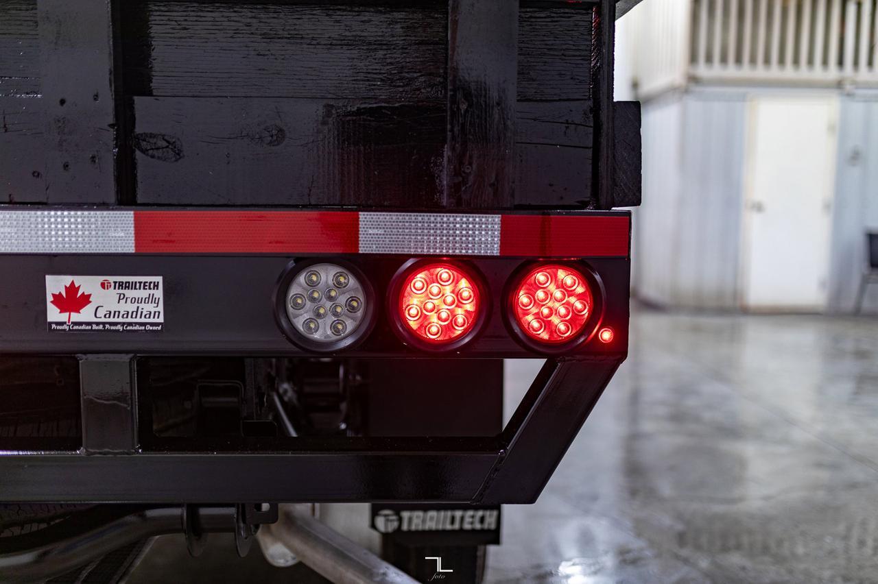 2022 Ram 3500 4x4 Crew Cab Tradesman Deck HEMI BCam Red Deer AB