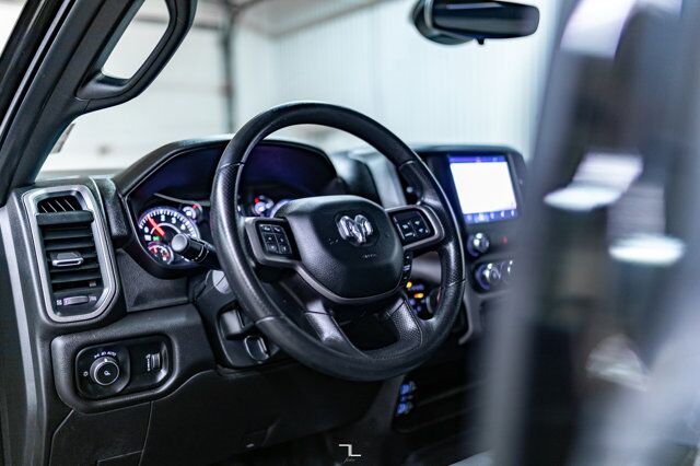 2022 Ram 3500 4x4 Crew Cab Tradesman Deck HEMI BCam Red Deer AB