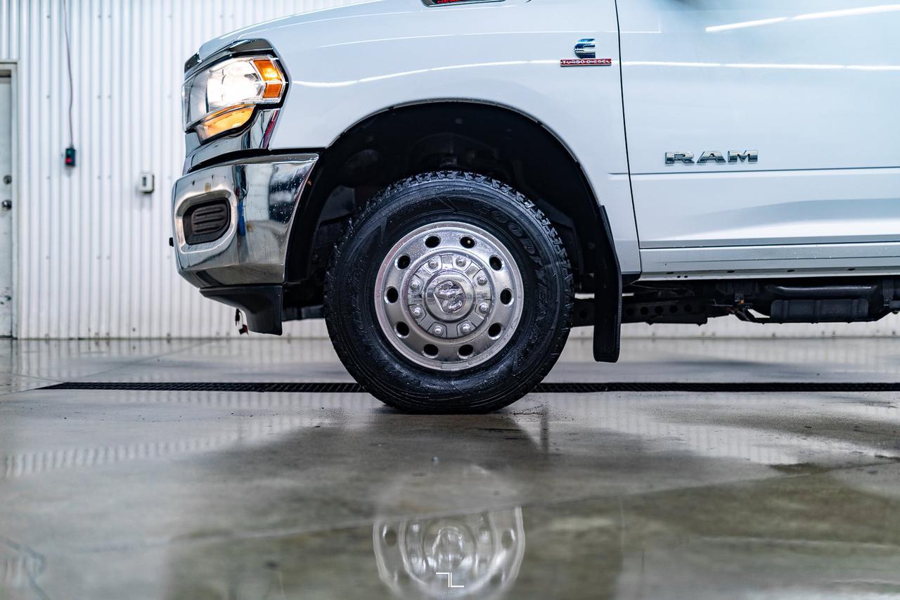 2022 Ram 3500 4x4 Reg Cab SLT Deck Diesel AISIN Red Deer AB