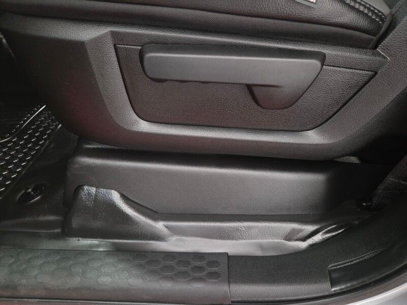 2022 Ram 3500 Flatbed 4WD Dually 6.7L Diesel AISIN Transmission NEW TIRES FREE WARRANTY Arlington TX