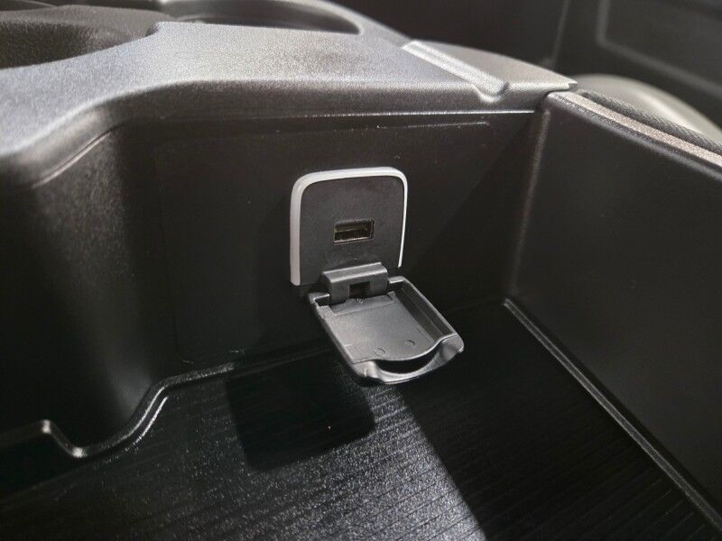 2022 Ram 3500 Flatbed 4WD Dually 6.7L Diesel AISIN Transmission NEW TIRES FREE WARRANTY Arlington TX