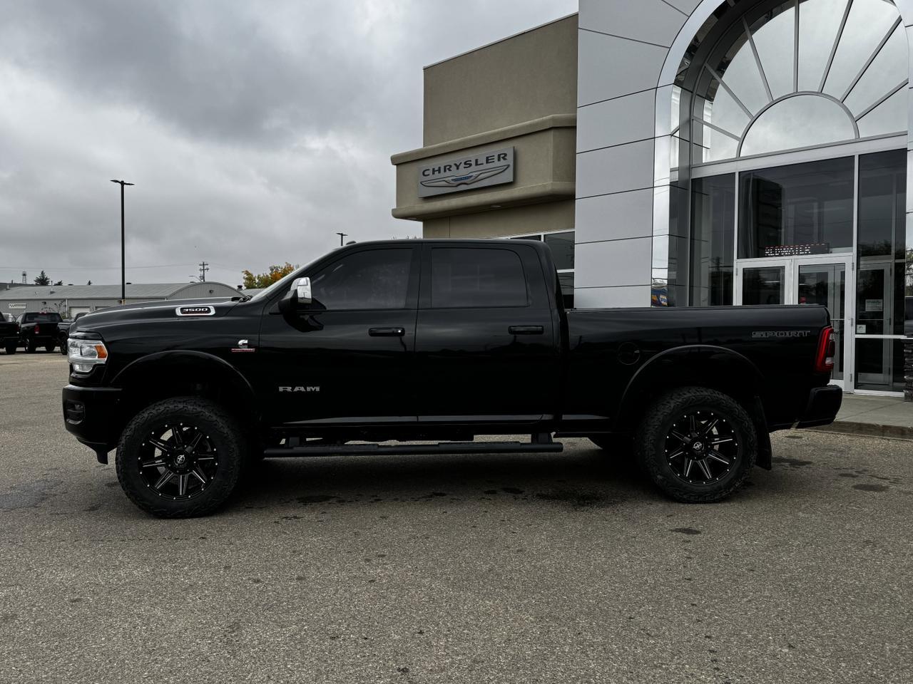 2022 Ram 3500 Laramie Crew Cab | Rig Ready Ram |  Low KMs | Cummins Diesel | Leather | Heated Vented Seats | NAV Redwater AB