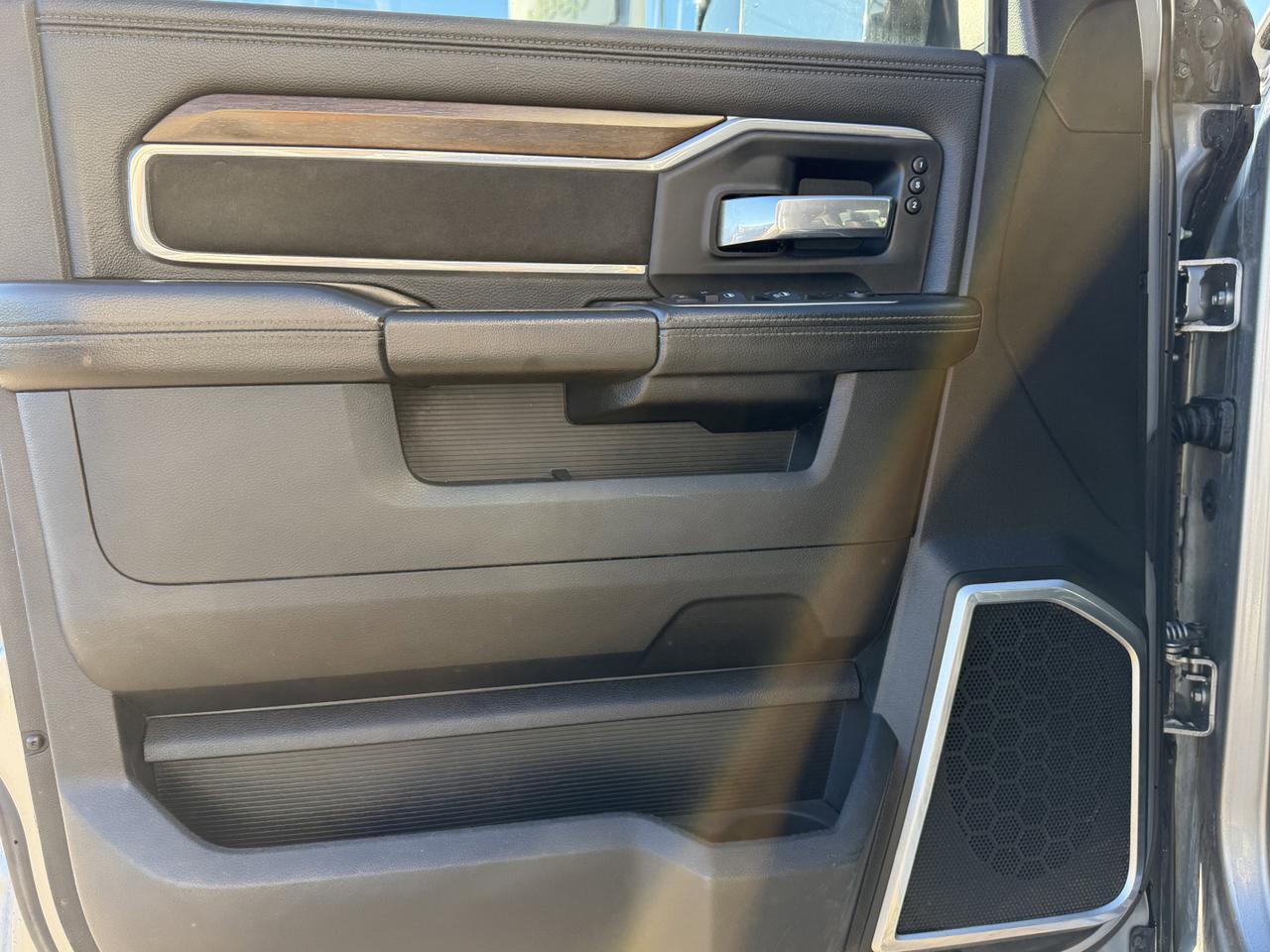 2022 Ram 3500 Laramie Crew Cab 4x4 | Cummins Diesel | Leather | NAV | Heated Vented Seats | Remote Start Redwater AB