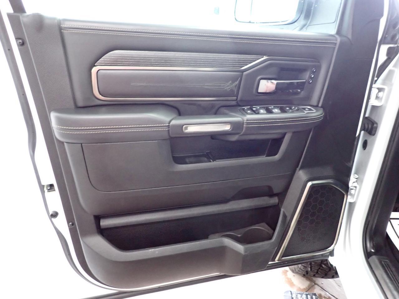 2022 Ram 3500 Limited 4WD CREW CAB LEATHER NAVI 8' BOX *DIESEL* Listowel ON