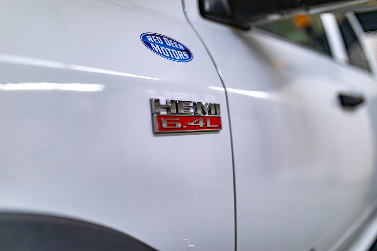 2022 Ram 4500 4x4 Crew Cab Tradesman Deck HEMI BCam Red Deer AB