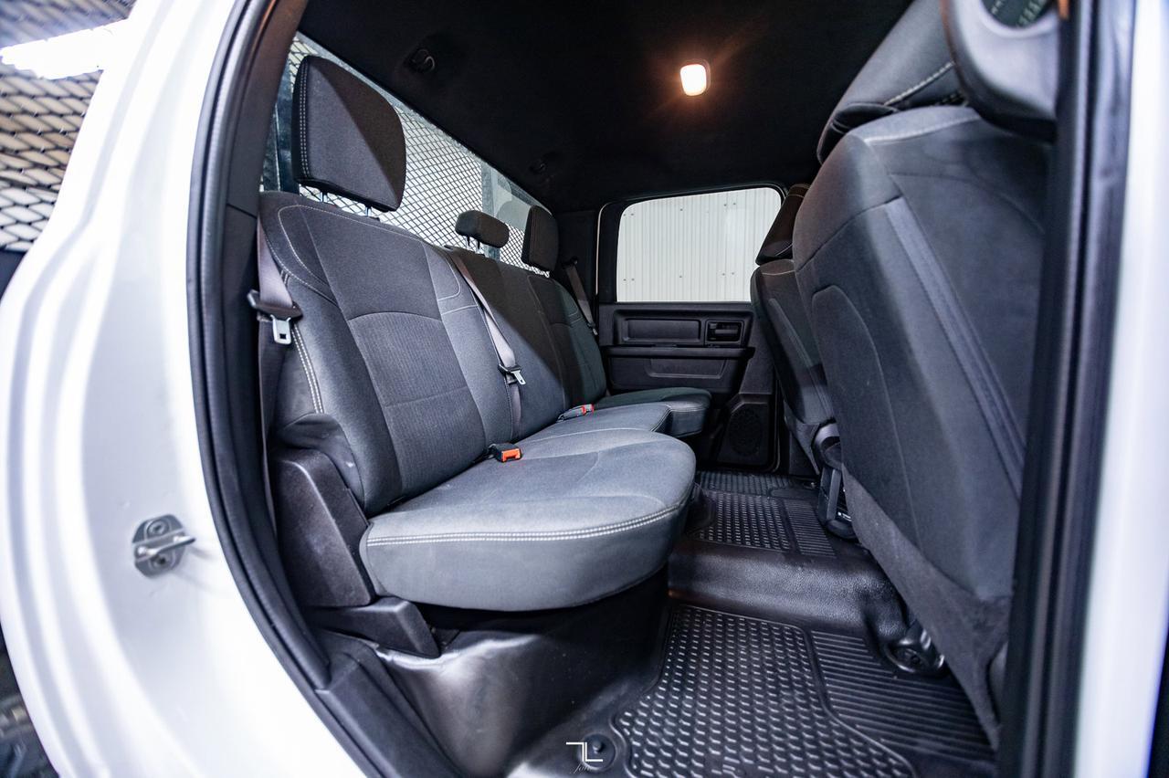 2022 Ram 4500 4x4 Crew Cab Tradesman Deck HEMI BCam Red Deer AB