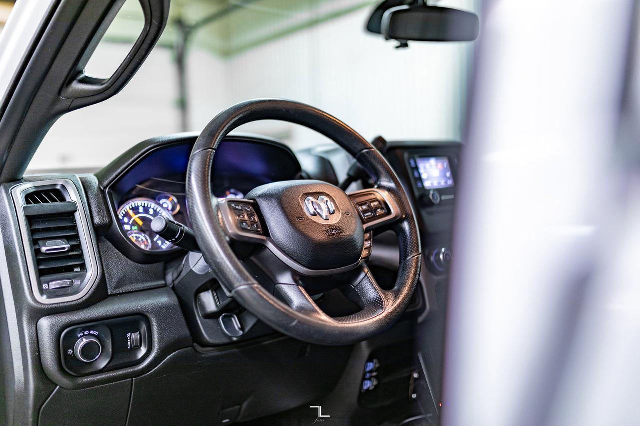 2022 Ram 4500 4x4 Crew Cab Tradesman Deck HEMI BCam Red Deer AB