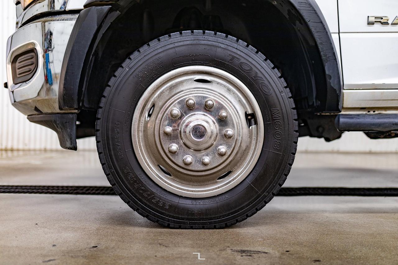 2022 Ram 4500 4x4 Crew Cab Tradesman Deck HEMI BCam Red Deer AB