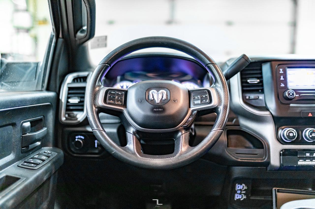 2022 Ram 4500 4x4 Crew Cab Tradesman Deck HEMI BCam Red Deer AB