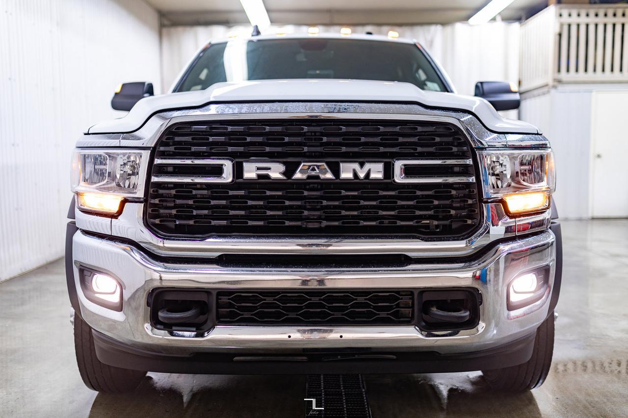 2022 Ram 5500 4x4 Crew Cab SLT Diesel Deck AISIN Red Deer AB