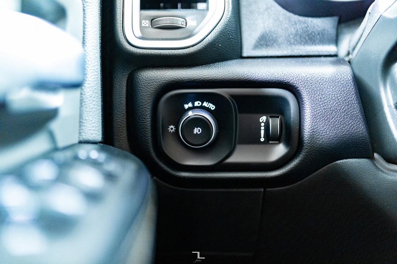 2022 Ram 5500 4x4 Crew Cab SLT Diesel Deck AISIN Red Deer AB