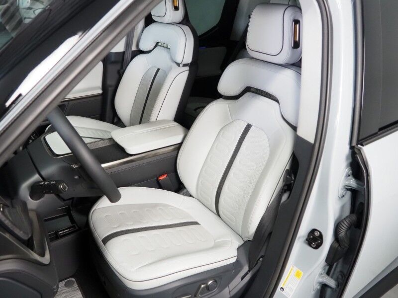 2022 Rivian R1T Adventure Package AWD *QUAD-MOTOR, LARGE BATTERY PACK, NAVIGATION, ADAPTIVE CRUISE, SAFETY ALERTS, 360 VIEW CAMERAS, PANORAMA GLASS ROOF, CLIMATE SEATS, HEATED STEERING, MERIDIAN AUDIO, 21 INCH WHEELS, WIRELESS CHARGING Round Rock TX