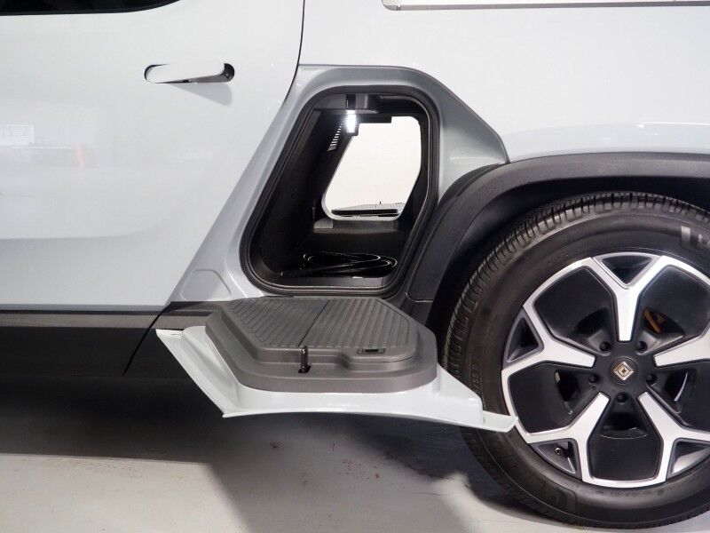 2022 Rivian R1T Adventure Package AWD *QUAD-MOTOR, LARGE BATTERY PACK, NAVIGATION, ADAPTIVE CRUISE, SAFETY ALERTS, 360 VIEW CAMERAS, PANORAMA GLASS ROOF, CLIMATE SEATS, HEATED STEERING, MERIDIAN AUDIO, 21 INCH WHEELS, WIRELESS CHARGING Round Rock TX