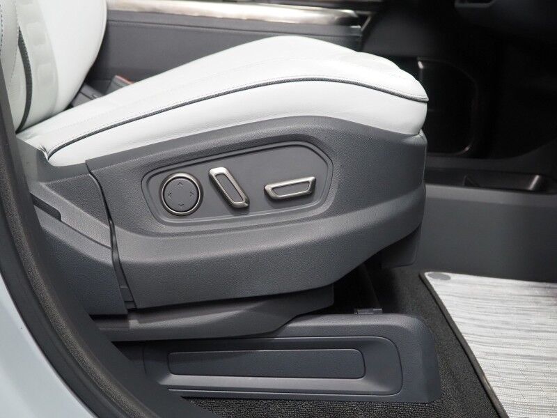 2022 Rivian R1T Adventure Package AWD *QUAD-MOTOR, LARGE BATTERY PACK, NAVIGATION, ADAPTIVE CRUISE, SAFETY ALERTS, 360 VIEW CAMERAS, PANORAMA GLASS ROOF, CLIMATE SEATS, HEATED STEERING, MERIDIAN AUDIO, 21 INCH WHEELS, WIRELESS CHARGING Round Rock TX