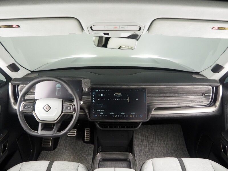 2022 Rivian R1T Adventure Package AWD *QUAD-MOTOR, LARGE BATTERY PACK, NAVIGATION, ADAPTIVE CRUISE, SAFETY ALERTS, 360 VIEW CAMERAS, PANORAMA GLASS ROOF, CLIMATE SEATS, HEATED STEERING, MERIDIAN AUDIO, 21 INCH WHEELS, WIRELESS CHARGING