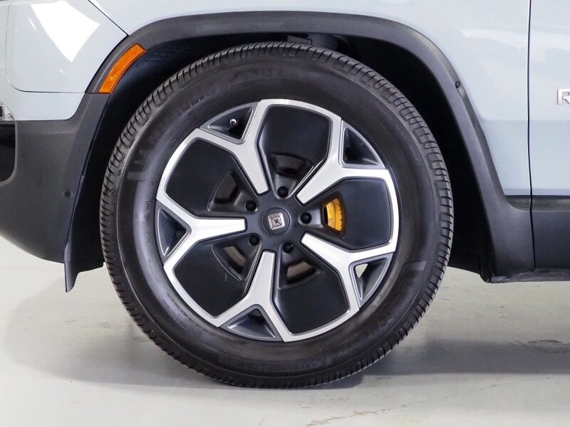 2022 Rivian R1T Adventure Package AWD *QUAD-MOTOR, LARGE BATTERY PACK, NAVIGATION, ADAPTIVE CRUISE, SAFETY ALERTS, 360 VIEW CAMERAS, PANORAMA GLASS ROOF, CLIMATE SEATS, HEATED STEERING, MERIDIAN AUDIO, 21 INCH WHEELS, WIRELESS CHARGING Round Rock TX