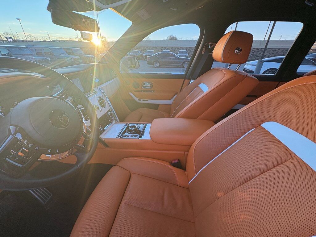 2022 Rolls Royce Cullinan RR31 photo 2