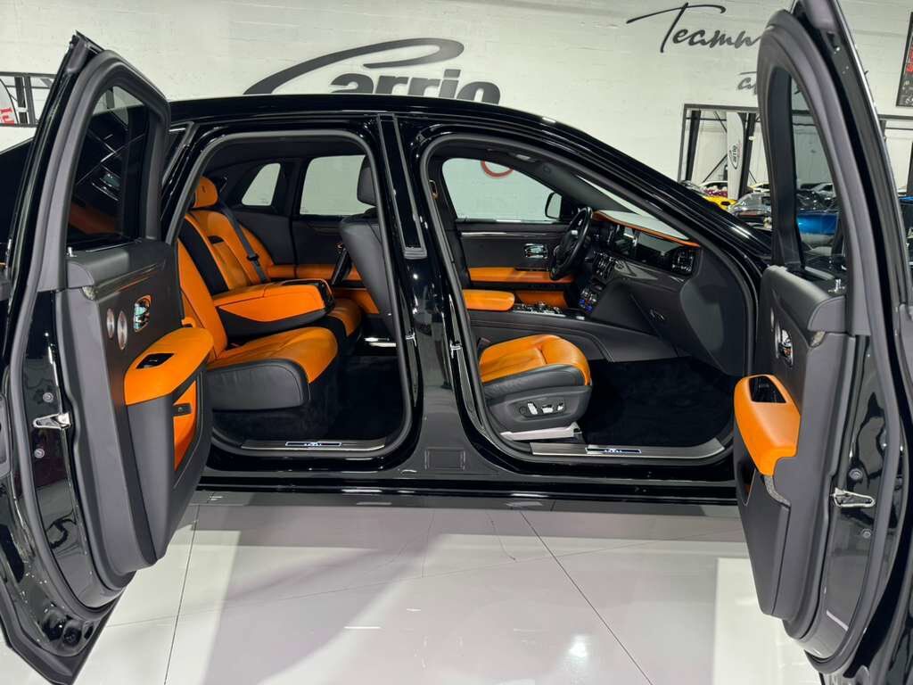 2022 Rolls-Royce Ghost BLACK BADGE!! Mandarin interior/coachline, Bespoke Audio, rear infotainment system AND MUCH MORE!! Fort Lauderdale FL