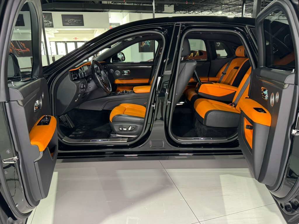 2022 Rolls-Royce Ghost BLACK BADGE!! Mandarin interior/coachline, Bespoke Audio, rear infotainment system AND MUCH MORE!! Fort Lauderdale FL
