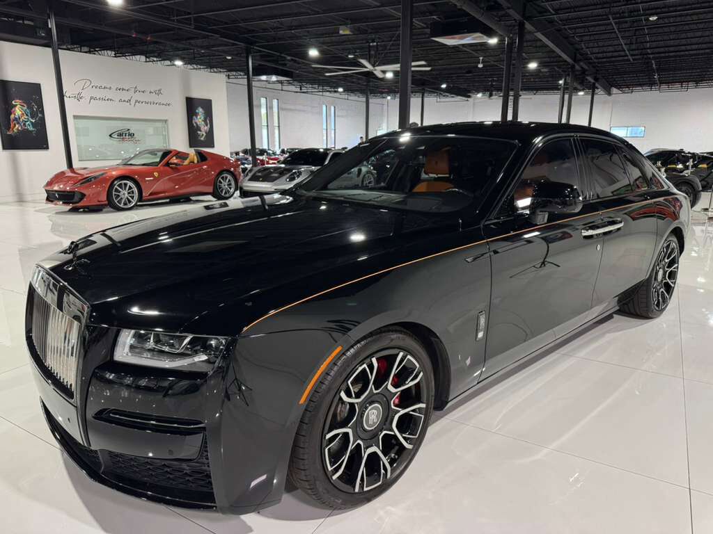 2022 Rolls-Royce Ghost BLACK BADGE!! Mandarin interior/coachline, Bespoke Audio, rear infotainment system AND MUCH MORE!!