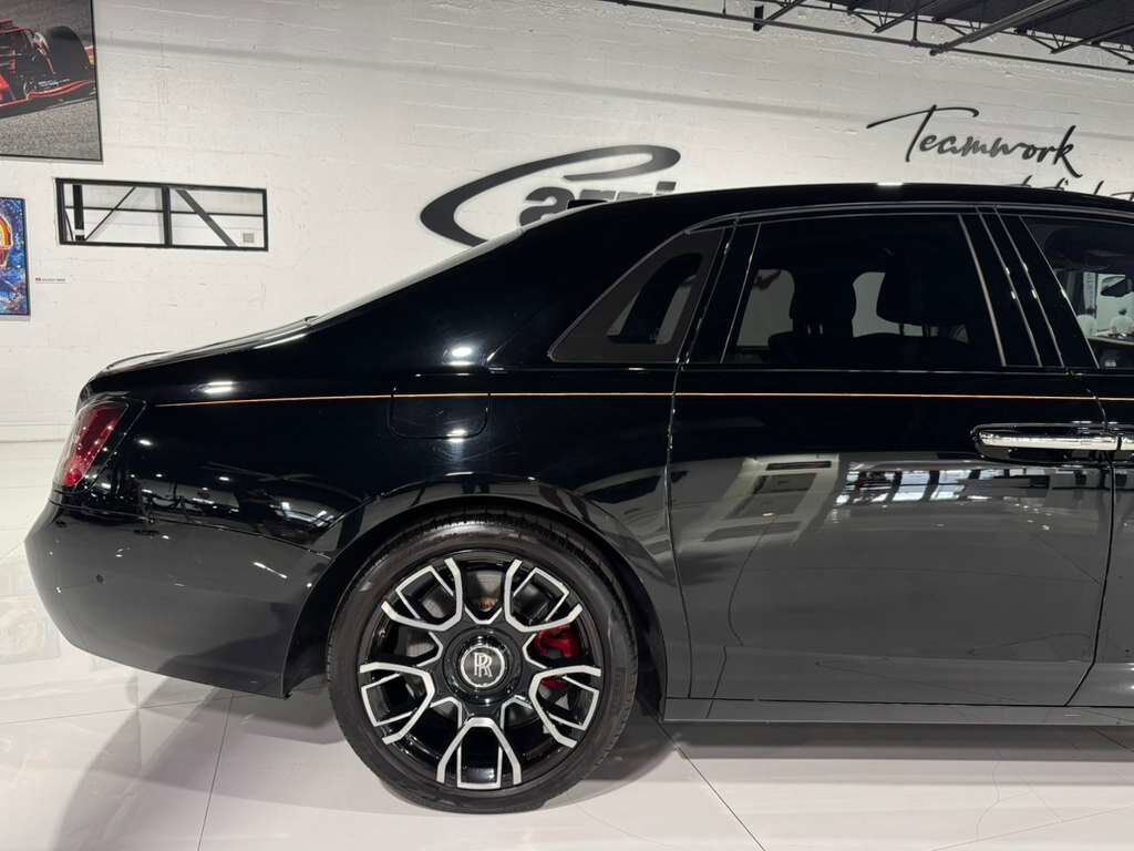2022 Rolls-Royce Ghost BLACK BADGE!! Mandarin interior/coachline, Bespoke Audio, rear infotainment system AND MUCH MORE!! Fort Lauderdale FL