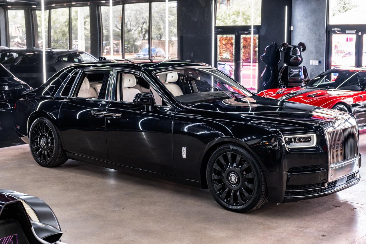 2022 Rolls-Royce Phantom Base
