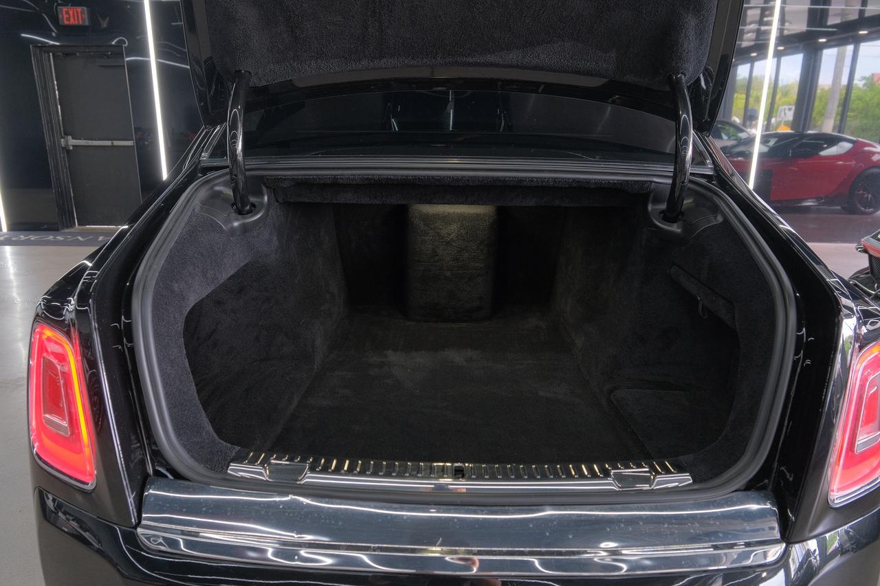 2022 Rolls-Royce Phantom Base Miami FL