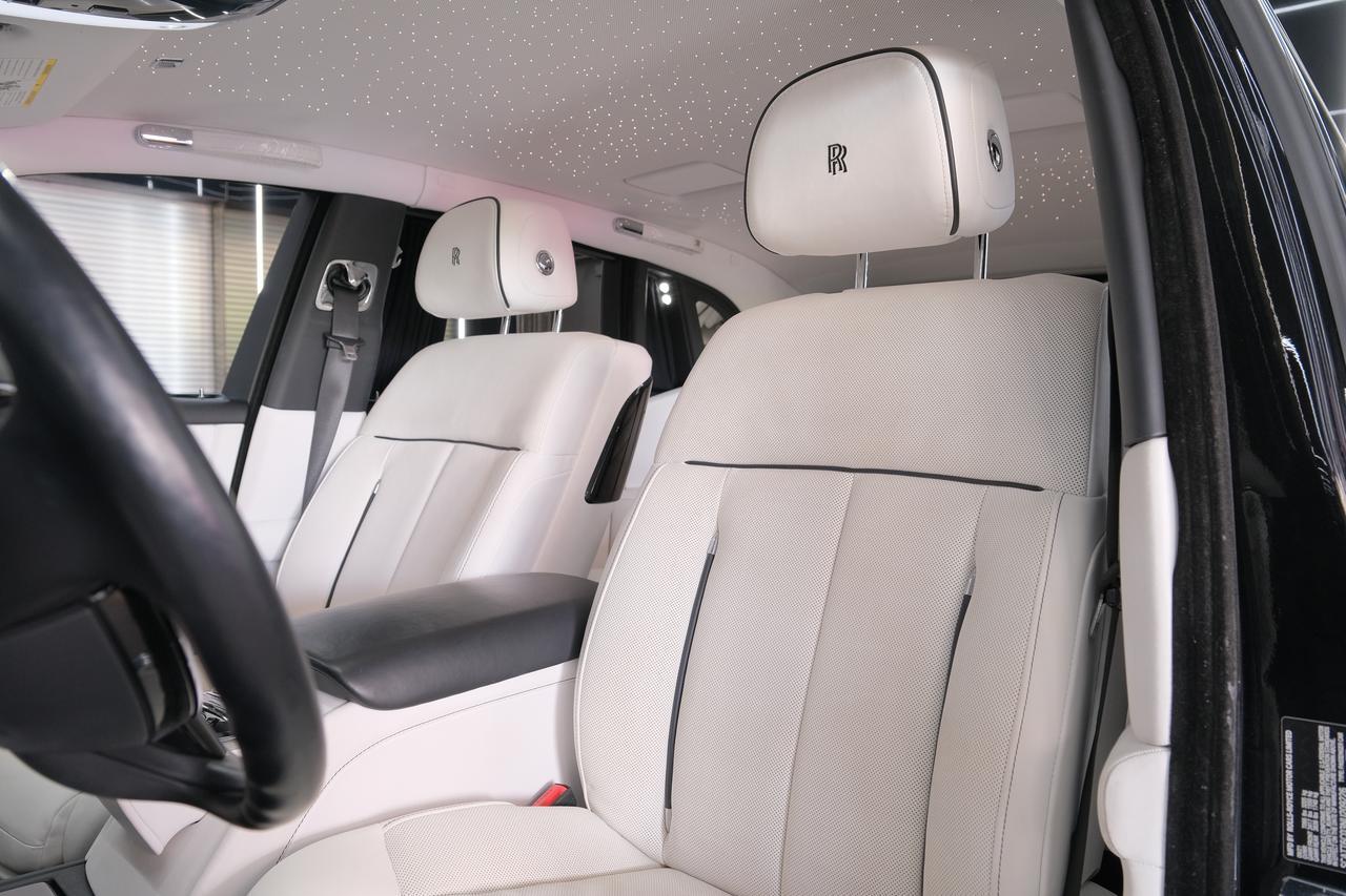 2022 Rolls-Royce Phantom Base Miami FL