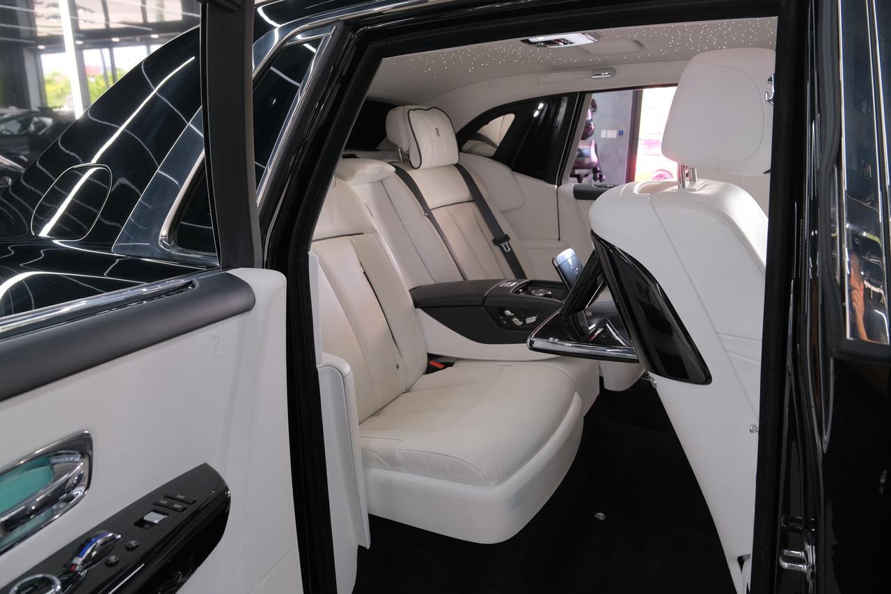 2022 Rolls-Royce Phantom Base Miami FL