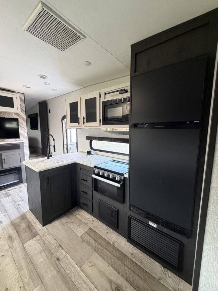 2022 Sportsman 302BHK Eldridge IA